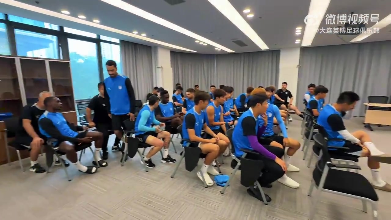 德尔加多租借英博,9号球衣官宣