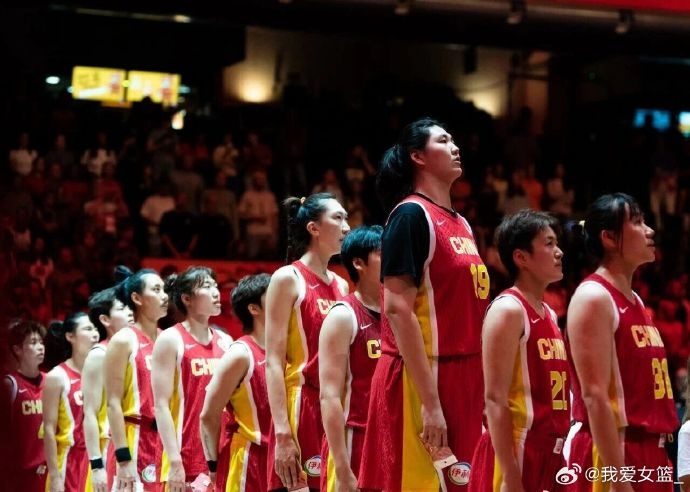 美国女篮3分险胜意大利 中国女篮锁定附加赛!